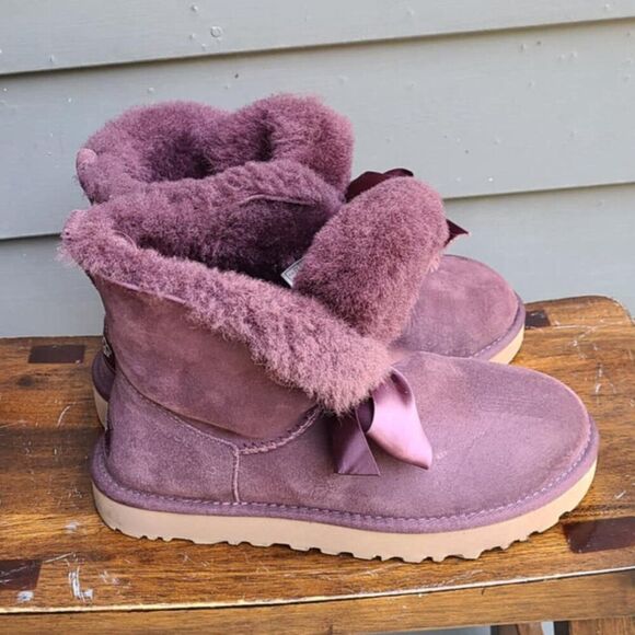 UGG Gita Bow Mini Boot Eggplant Purple Suede Shearling size 7 - Picture 9 of 11
